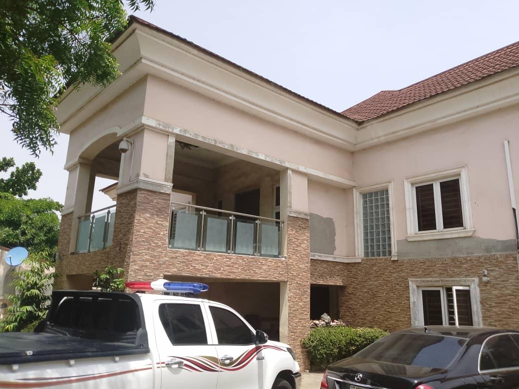 5 bedroom Duplex