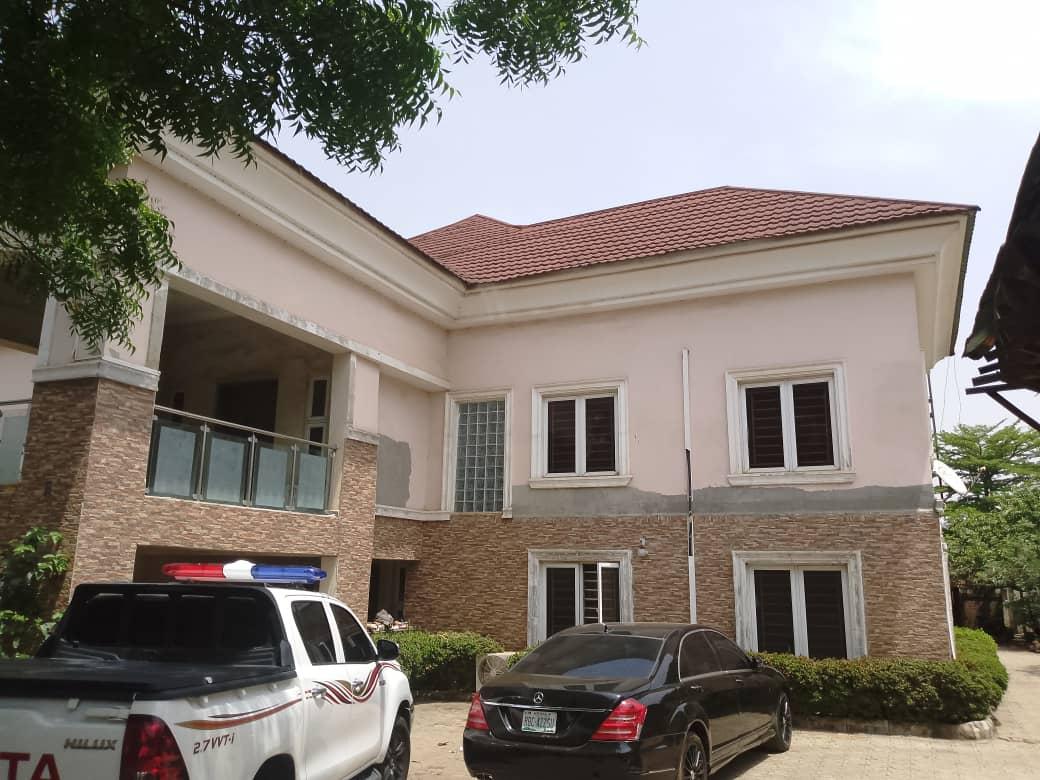 5 bedroom Duplex